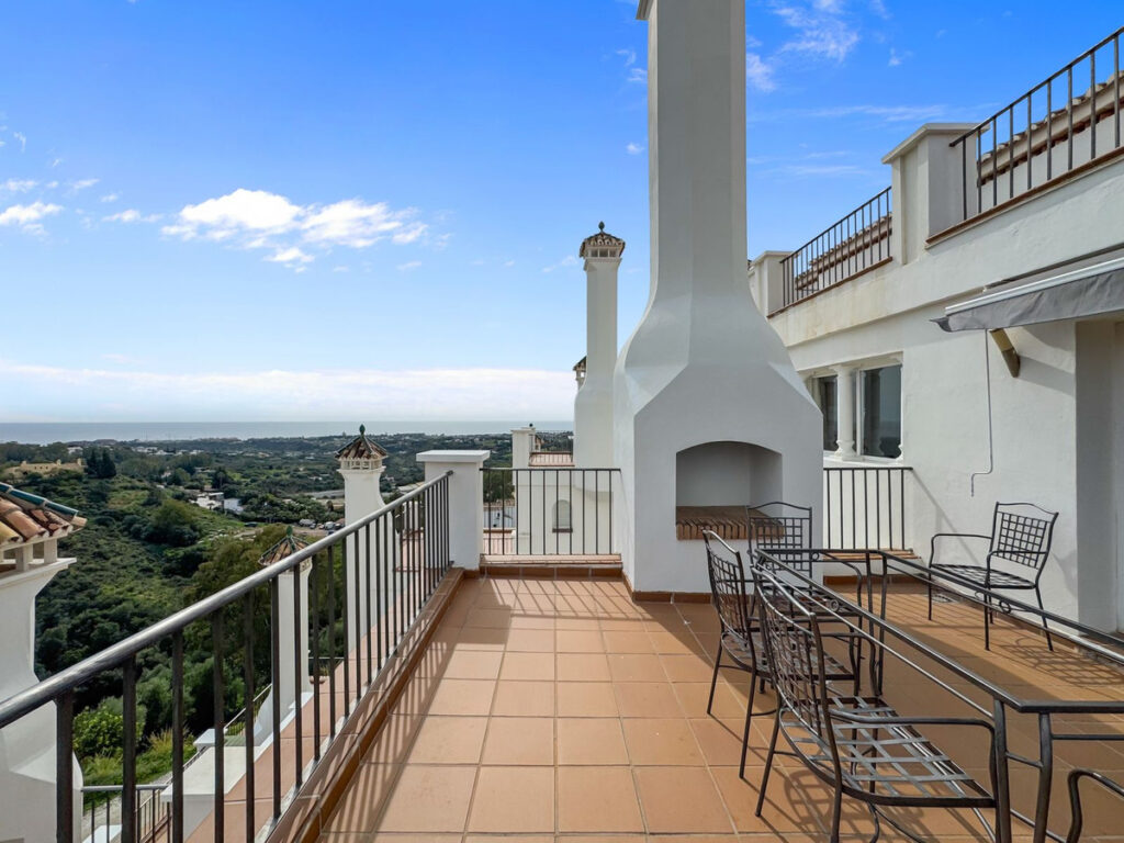Duplex-penthouse met panoramisch zeezicht in Forest Hills, Estepona in Estepona - hoofdfoto
