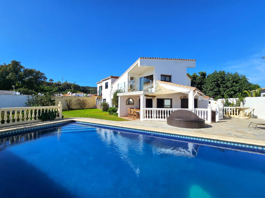 Villa met 6 slaapkamers in Estepona in Estepona - hoofdfoto