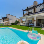 6-slaapkamer villa direct aan de golfbaan in Valle Romano, Estepona