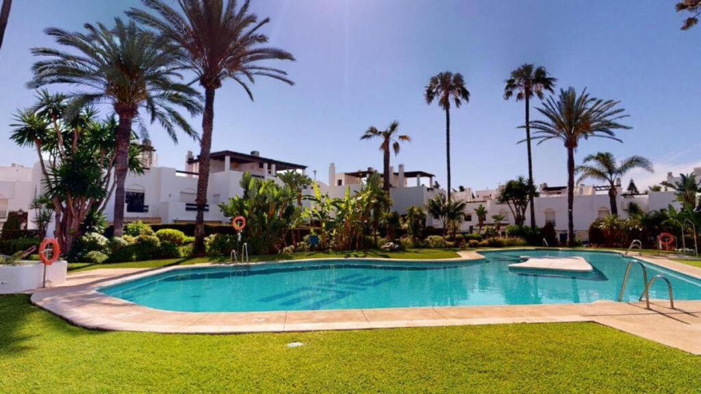 4-slaapkamerwoning aan het strand in San Pedro de Alcántara, Marbella in San Pedro de Alcántara - hoofdfoto