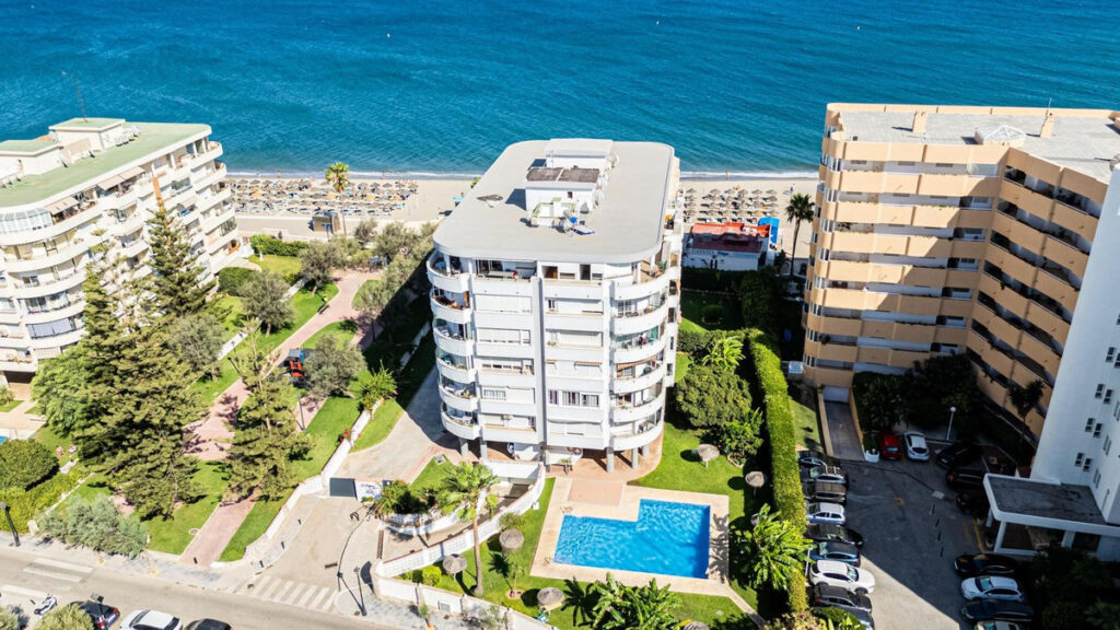 2-slaapkamer appartement aan de frontlinie van het strand in Fuengirola in Fuengirola - hoofdfoto