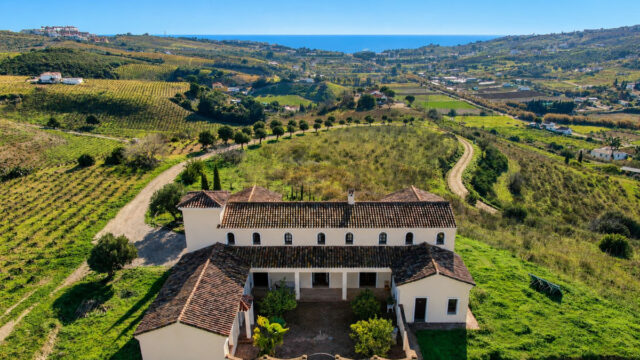 Andalusisch cortijo met 4 slaapkamers in Casares