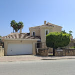 4-slaapkamer villa in La Duquesa met zeezicht