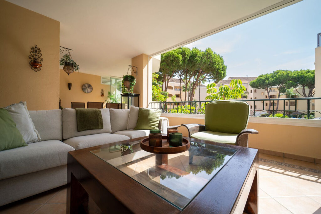 Drie-slaapkamer appartement in Elviria in Elviria - hoofdfoto