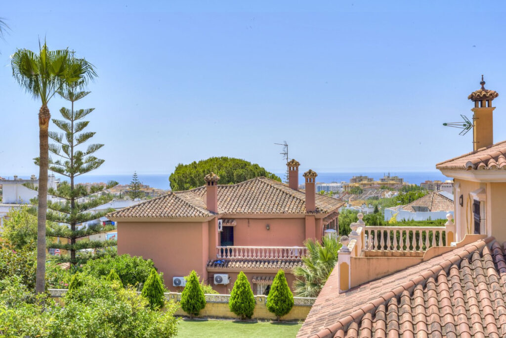 Vrijstaande villa met 5 slaapkamers in Marbella — R5481481 in Marbella - hoofdfoto