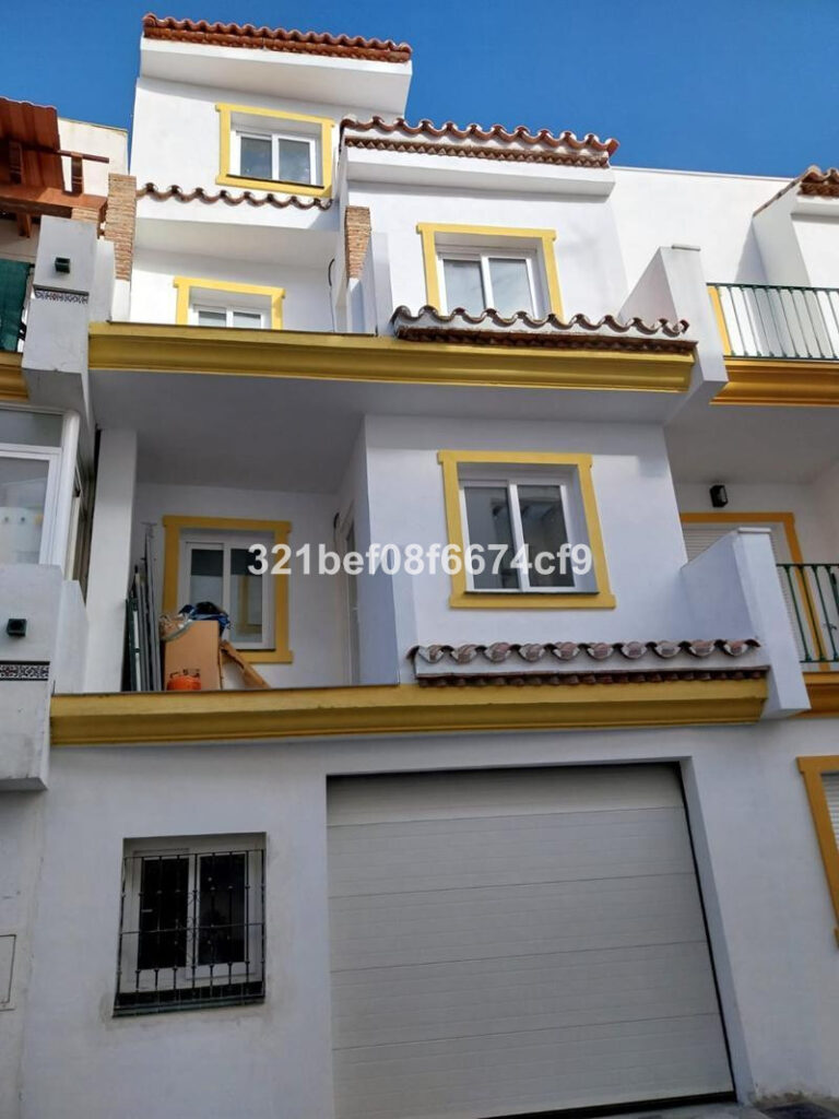 3-slaapkamer stadswoning in Estepona in Estepona - hoofdfoto