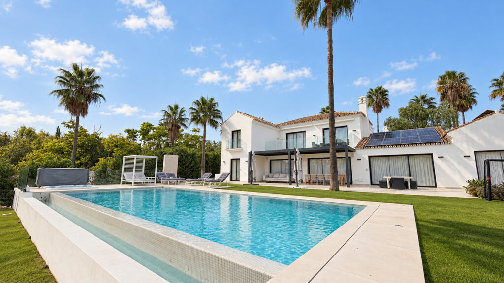 Villa met zes slaapkamers in Guadalmina Baja, Málaga in Guadalmina Baja - hoofdfoto