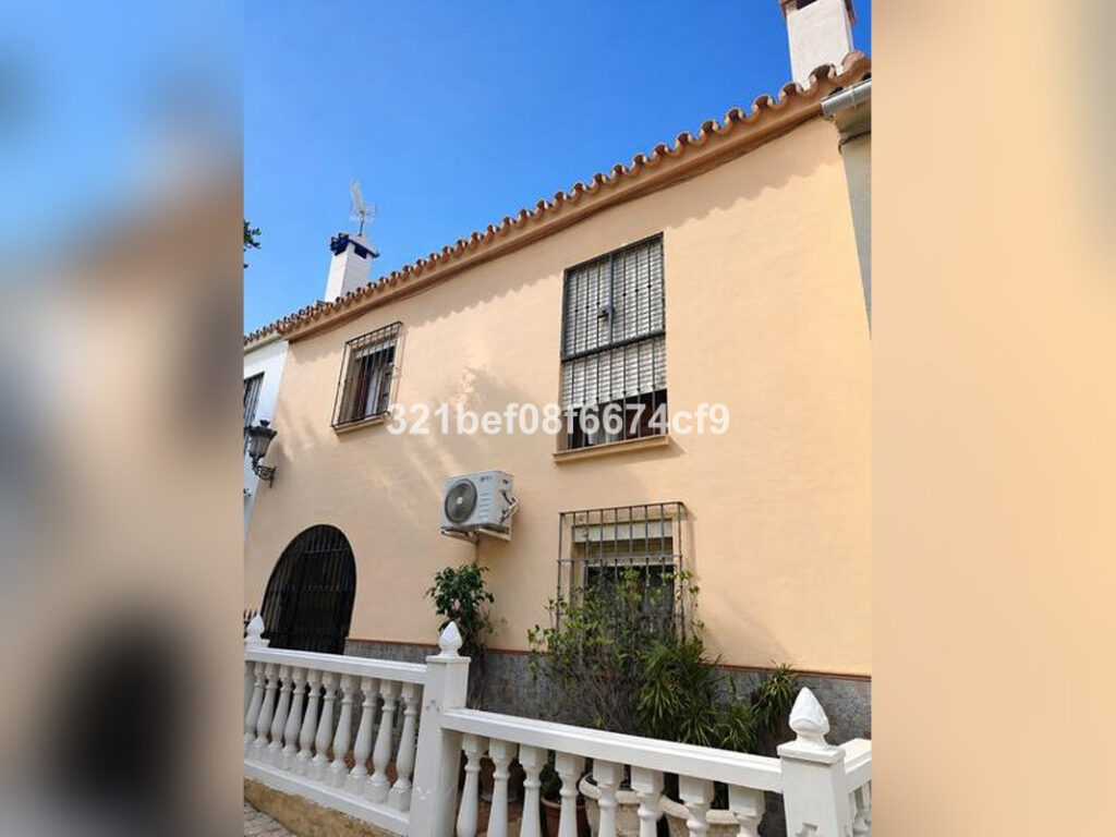 4-slaapkamerwoning in Estepona in Estepona - hoofdfoto