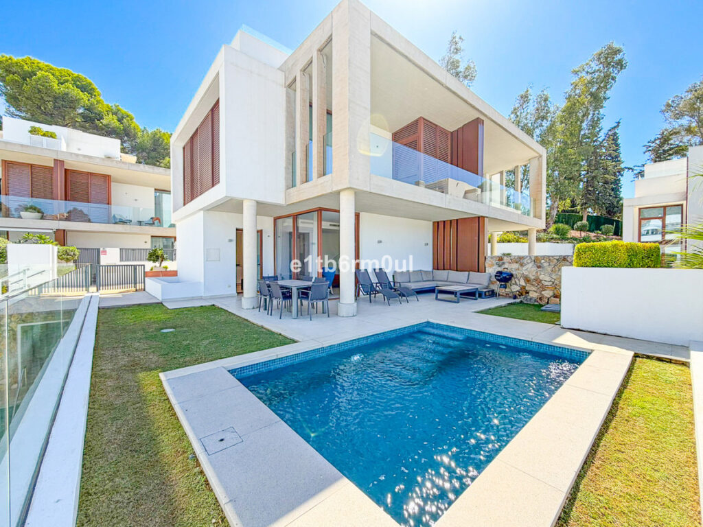 4 bedroom House in The Golden Mile in The Golden Mile - hoofdfoto