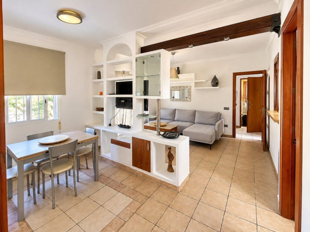 3-slaapkamer appartement met balkon in Ciudad Jardín, Málaga in Málaga - hoofdfoto
