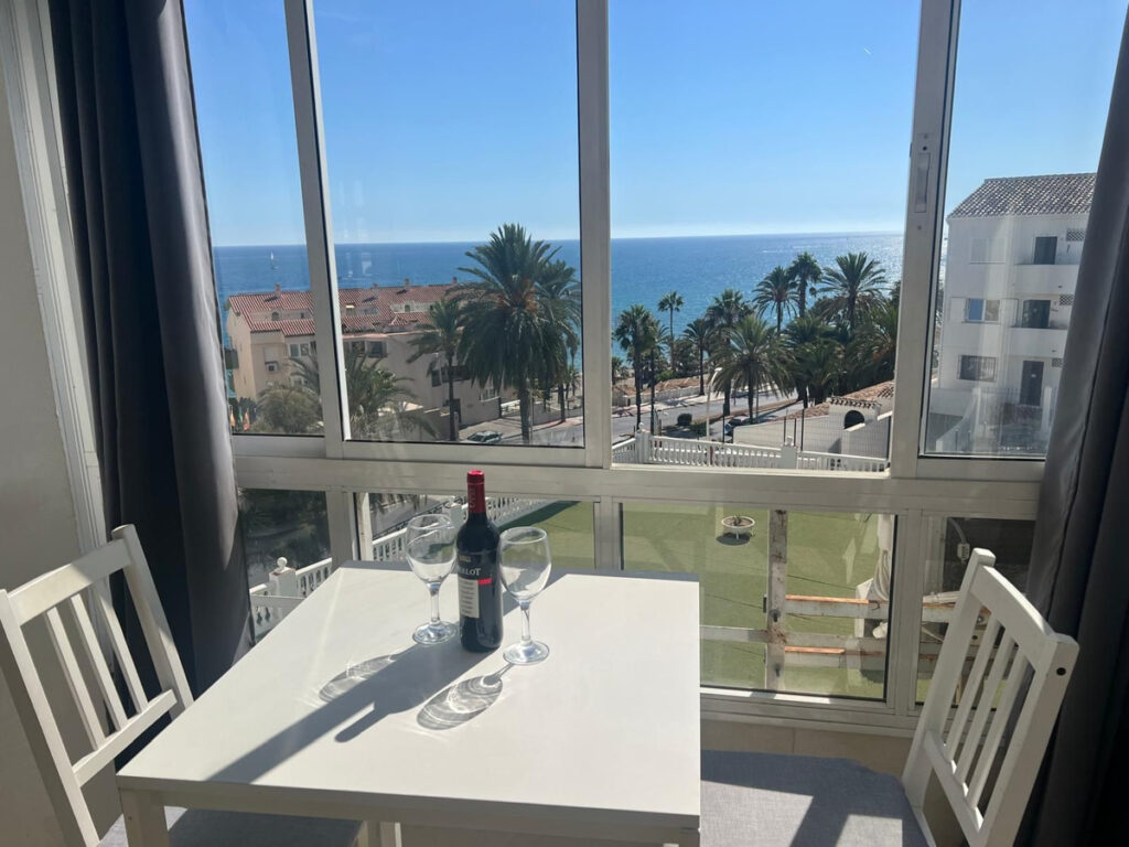 Studio met toeristische licentie in Benalmádena Costa – 30 m² met zeezicht in Benalmadena Costa - hoofdfoto