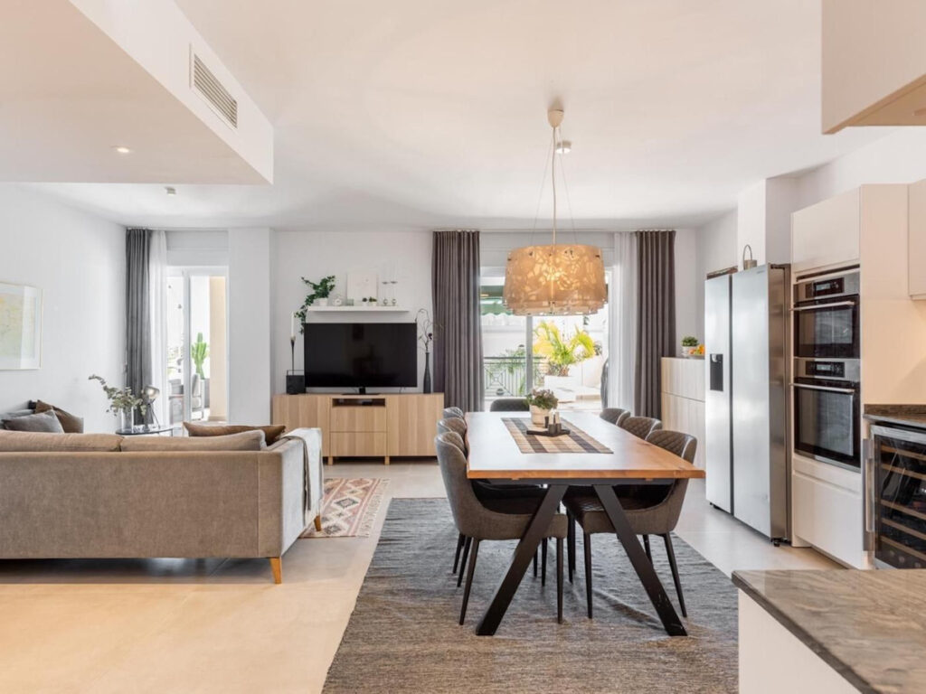 Ruim 3-slaapkamerappartement met 80 m² terras en toeristische verhuurvergunning – Lorcrimar, Nueva Andalucía in Nueva Andalucía - hoofdfoto