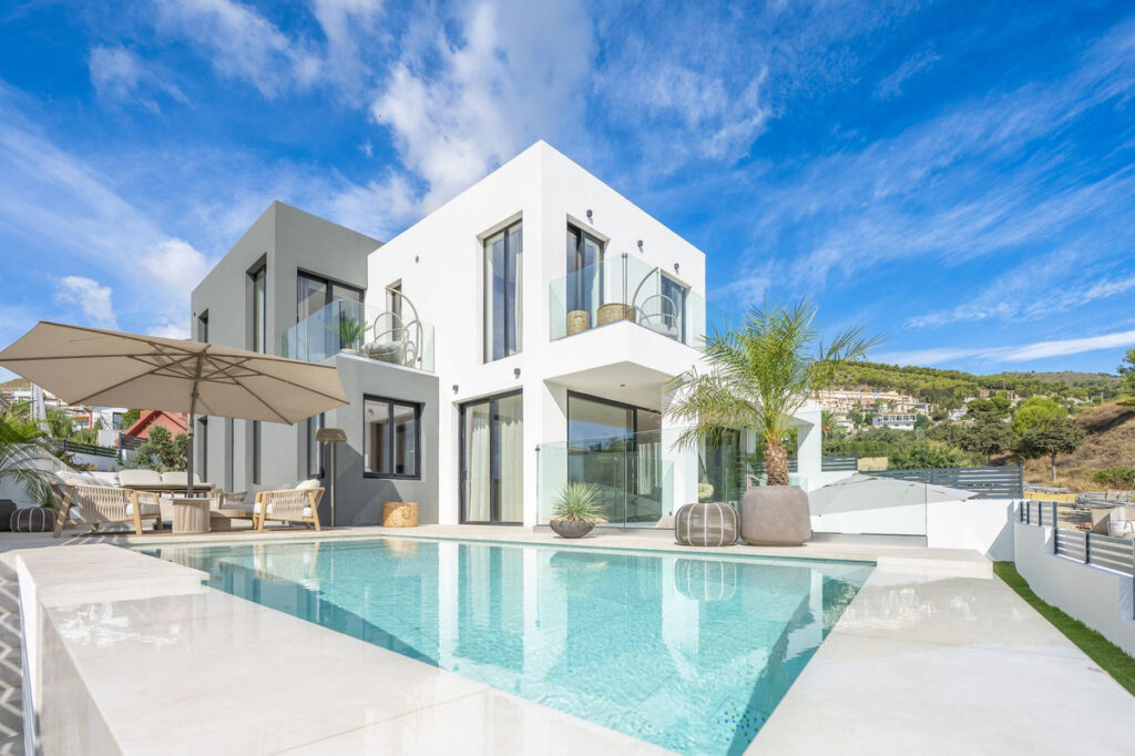 Brandnieuwe designervilla met panoramisch zeezicht in Benalmádena in Benalmadena - hoofdfoto