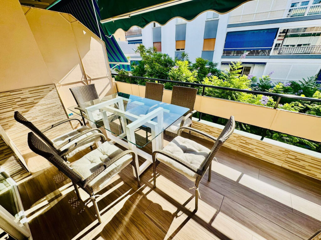 Gerenoveerd 3-slaapkamer appartement met terras in Fuengirola centrum in Fuengirola - hoofdfoto