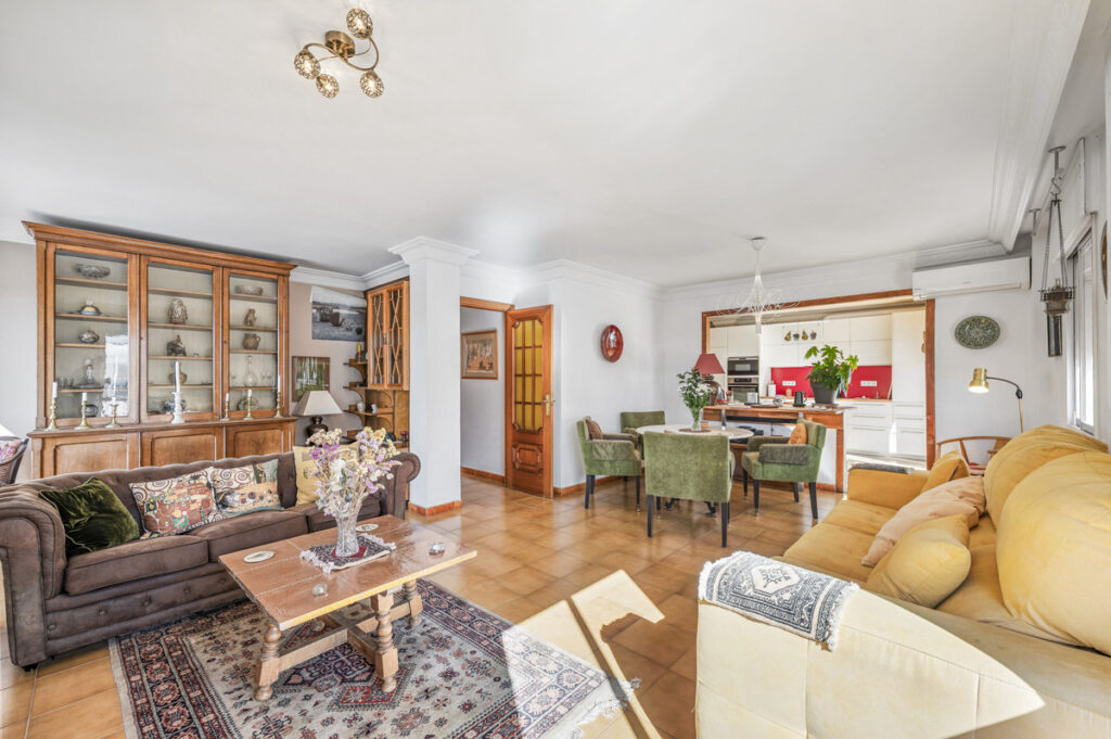 Zeldzaam éénverdiepingspenthouse met 6 slaapkamers in Estepona in Estepona - hoofdfoto