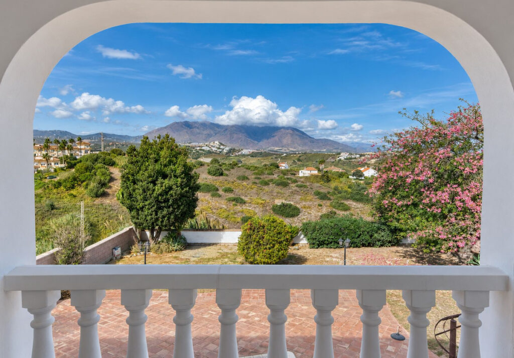Vier-slaapkamer finca met privézwembad en panoramisch zeezicht in Manilva in Manilva - hoofdfoto