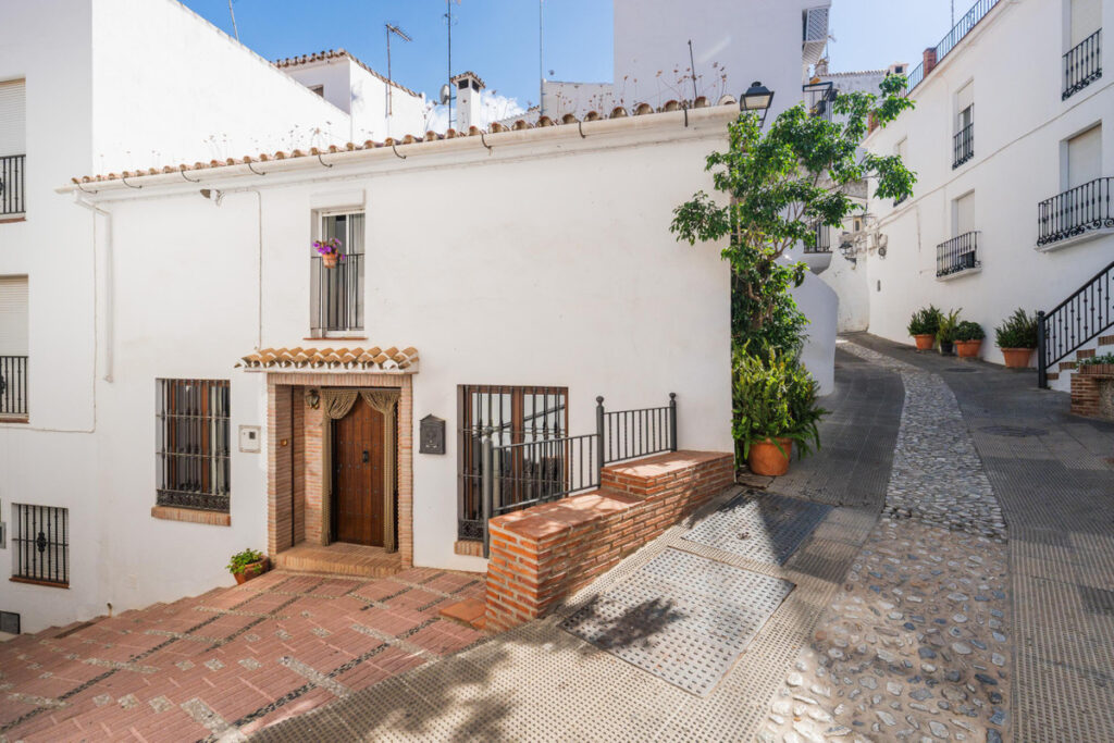 4 bedroom House in Istán in Istán - hoofdfoto