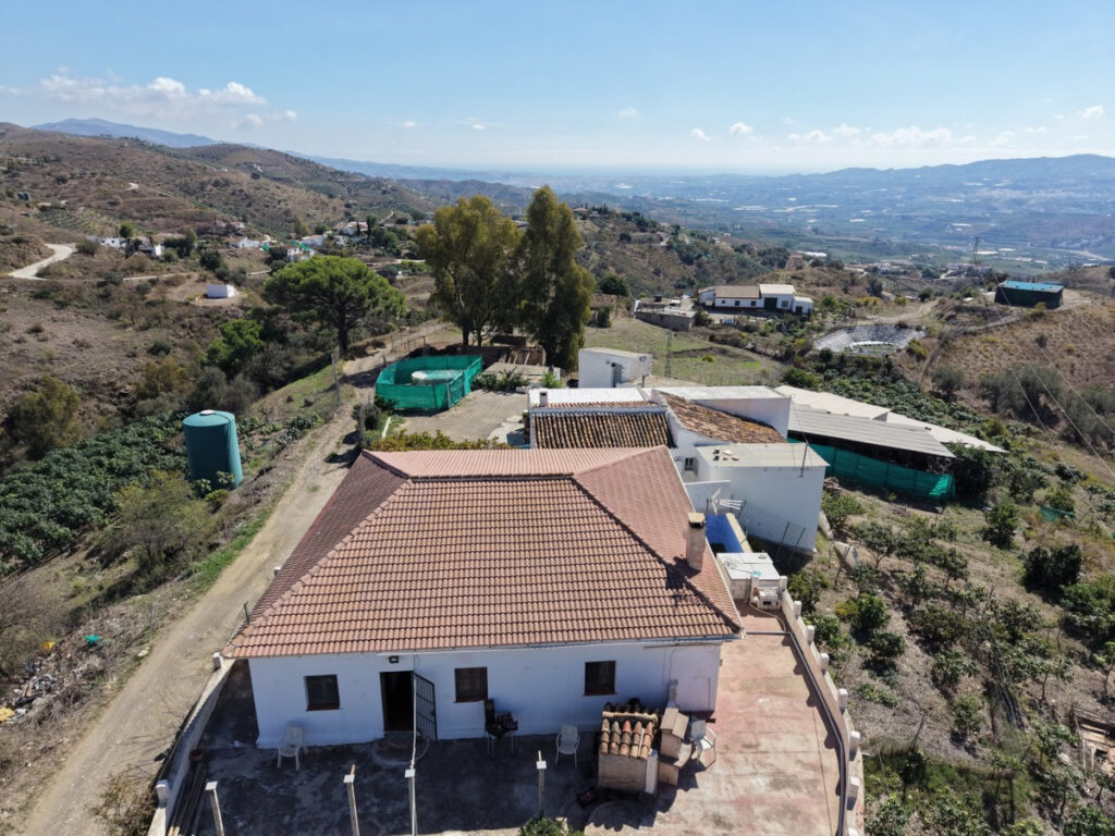 Finca met 6 slaapkamers in Benamargosa, Málaga in Benamargosa - hoofdfoto