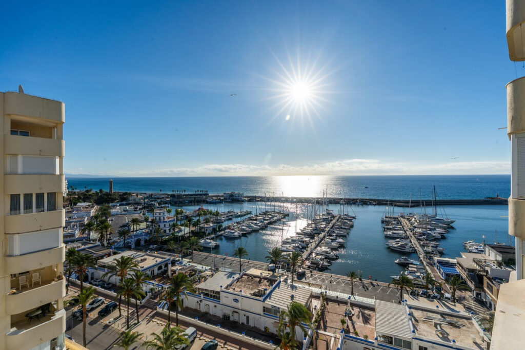 Appartement aan de jachthaven met 2 slaapkamers, Puerto Paraíso, Estepona in Estepona - hoofdfoto