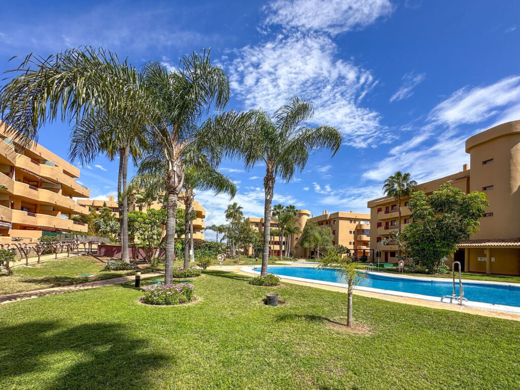 Zuidgericht appartement met geglazerd terras in Calazul, La Cala de Mijas in La Cala de Mijas - hoofdfoto