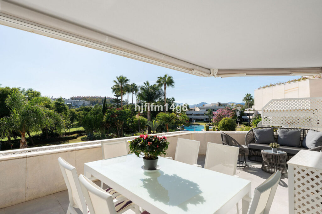 2-slaapkamerappartement te koop in Los Granados Golf, Nueva Andalucía in Nueva Andalucía - hoofdfoto